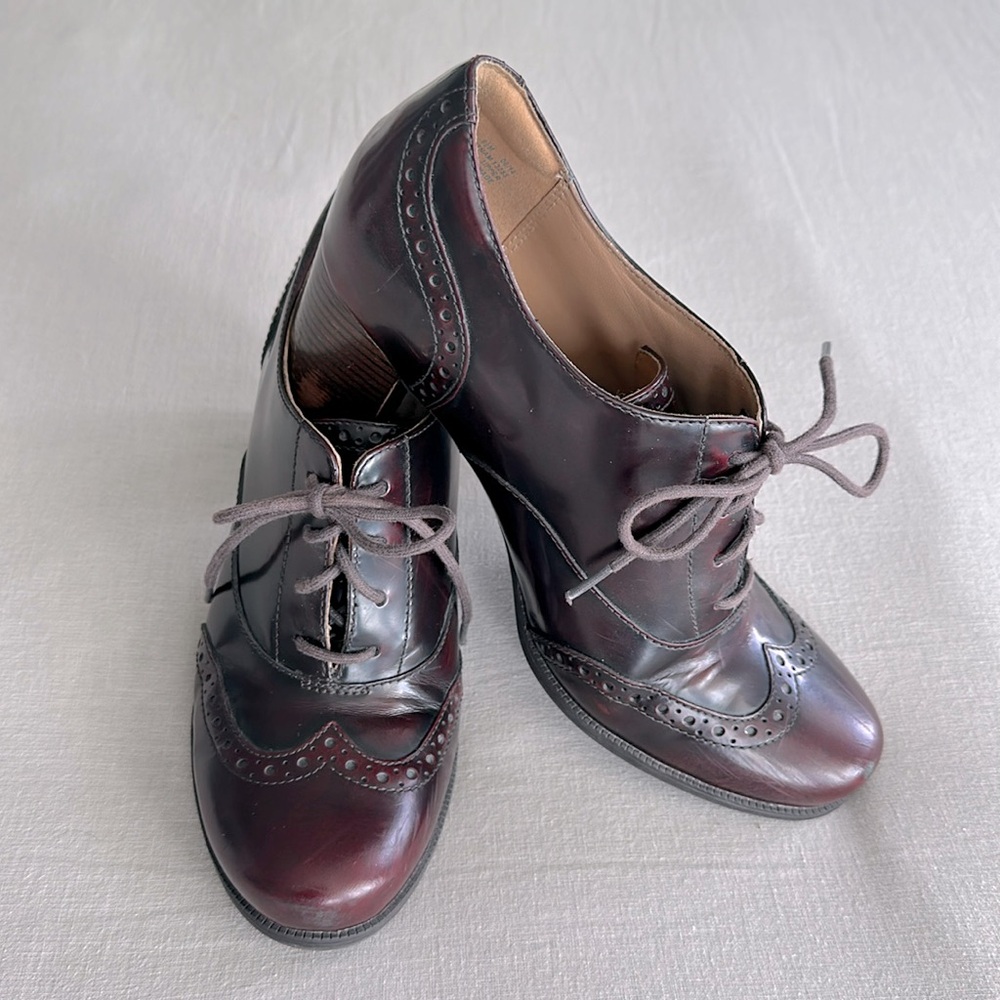 Clarks Artisan Deep Burgundy Women’s Dress Shoes 8.5 med